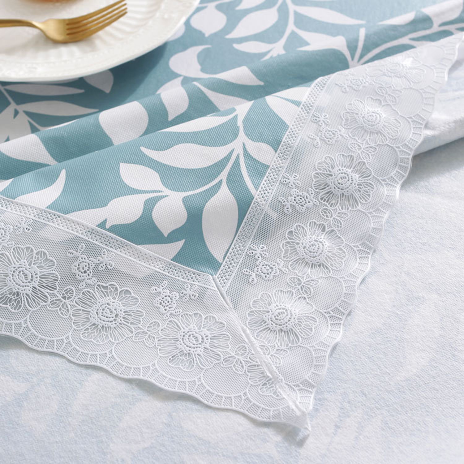 Flannel Backed Printed Waterproof Tablecloth – Customizable Sizes and Stylish Designs