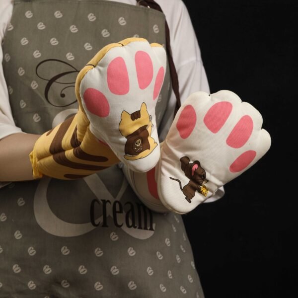 Beige Cat Paw Microwave Oven Mitt - Cotton & Heat Resistant (11) Cute Cat Paw Microwave Oven Mitts - Cotton, Beige