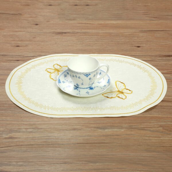 Oval Linen Butterfly Heat-Resistant Placemat 45x32cm (4) Oval Linen Butterfly Placemat (45x32cm)