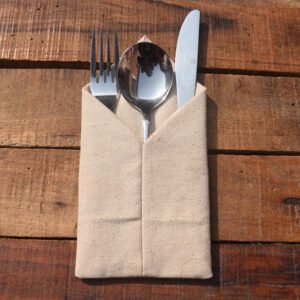 rustic-burlap-cutlery-pouch-for-wedding-table-setting