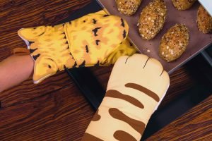 Cat Paw Microwave Oven Mitts – Cute, Cotton, Heat Resistant | Bulk Orders & Customizable Logo