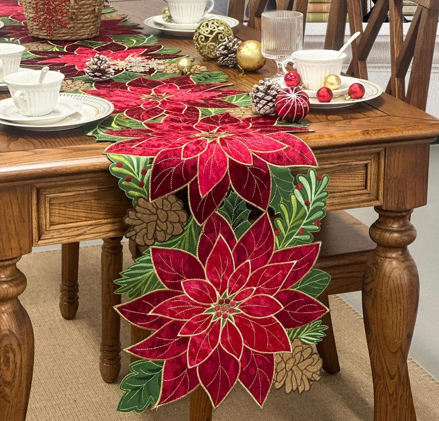 wholesale-embroidered-tablecloths-and-doilies