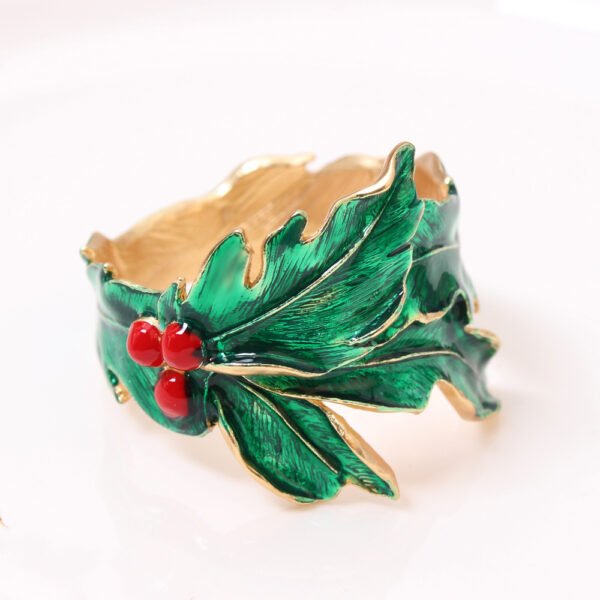 Holly Leaf Napkin Ring
