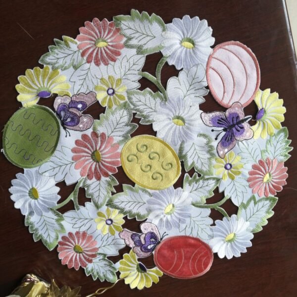Easter bunny egg embroidered placemat (10) Easter bunny egg embroidered placemat festive round