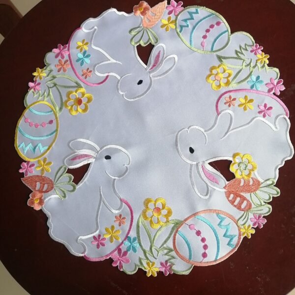 Easter bunny egg embroidered placemat (3) Easter bunny egg embroidered placemat festive round