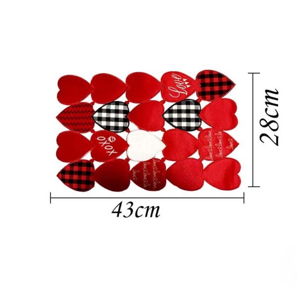 Valentine’s Day heart appliqué embroidered placemat (1) Valentine’s Day heart appliqué embroidered placemat