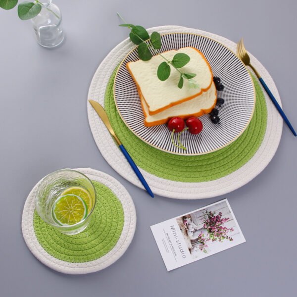 Cotton rope woven round placemat 36cm green