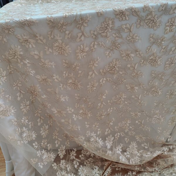champagne gold tablecloth (1) Champagne Gold Floral Vine Embroidered Tulle Tablecloth for Luxury Events – ER036