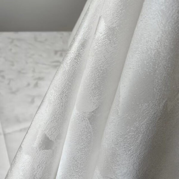 embossed jacquard tablecloth (1) White Embossed Jacquard Tablecloth Artistic Style | TC-B086