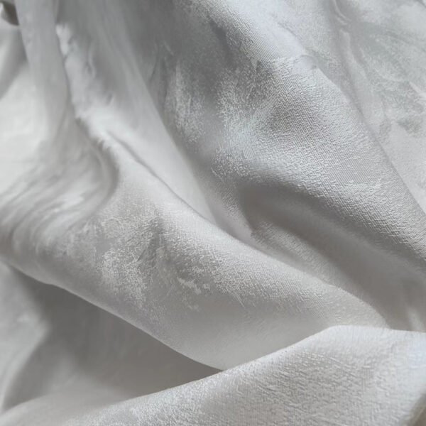 embossed jacquard tablecloth (2) White Embossed Jacquard Tablecloth Artistic Style | TC-B086