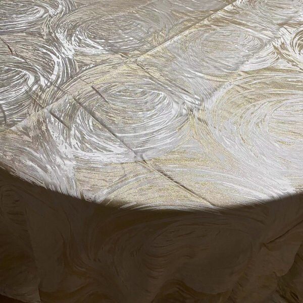 gold jacquard tablecloth (1) Gold Swirl Jacquard Tablecloth Luxury Banquet Style | TC-B037
