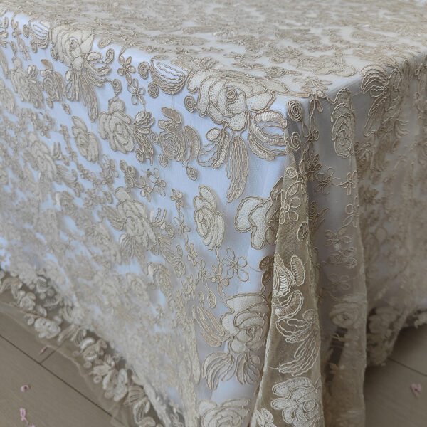Pearl White Rose Cluster Embroidered Tulle Tablecloth for European Wedding – ER024
