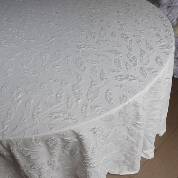 White Feather Jacquard Round Tablecloth for Wedding | TC-B115