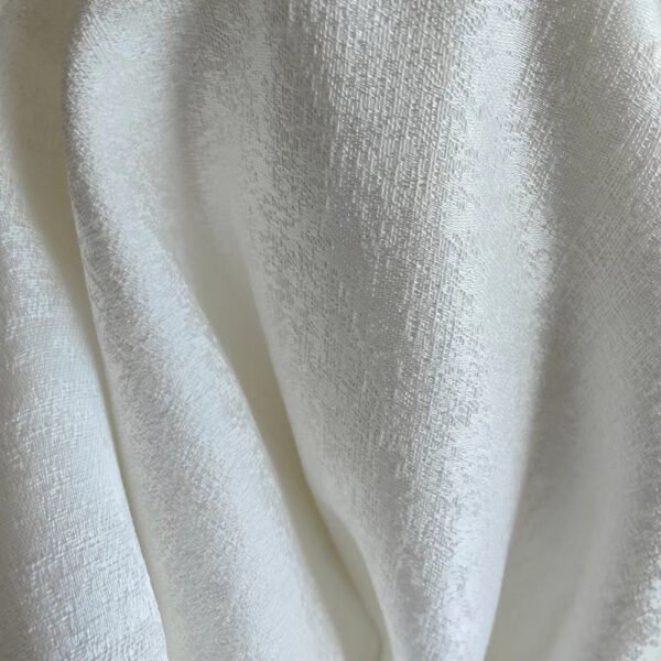 White Textured Jacquard Tablecloth for Hotel & Banquet Use – B100