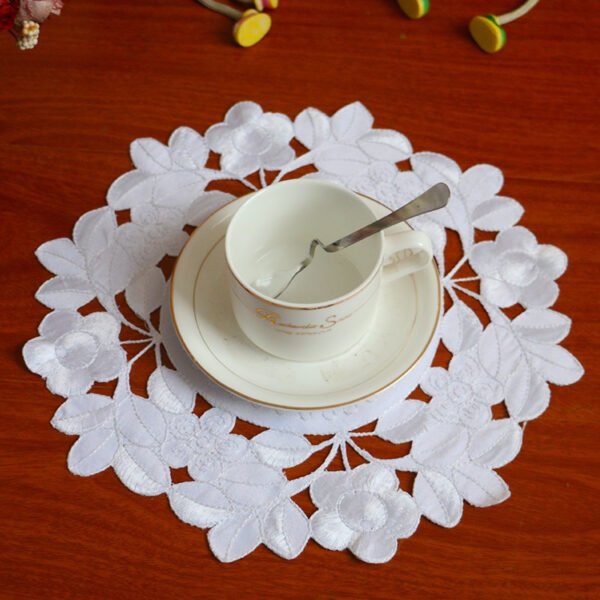 RED MAPLE Embroidered Round Placemats Set of 4, Floral Cutwork Fabric Table Mats, European Garden Style Placemats for Plates, Bowls, Tea Cups and Coffee Table Decor, 11.8 Inch