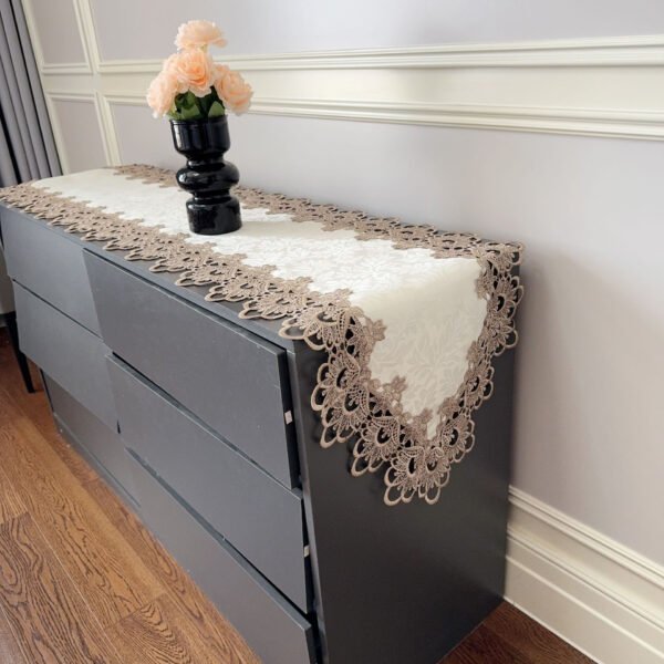 American Style Lace Fabric Table Runner
