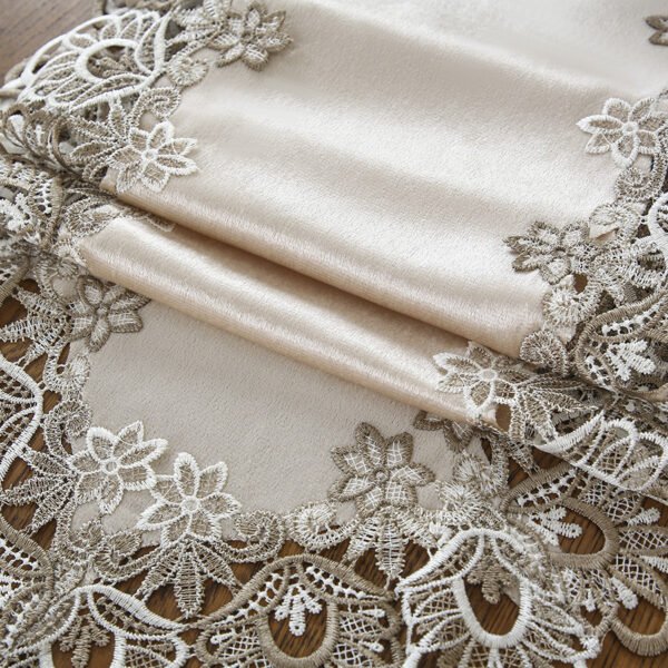 table runner (1) Vintage Farmhouse Lace Table Runner