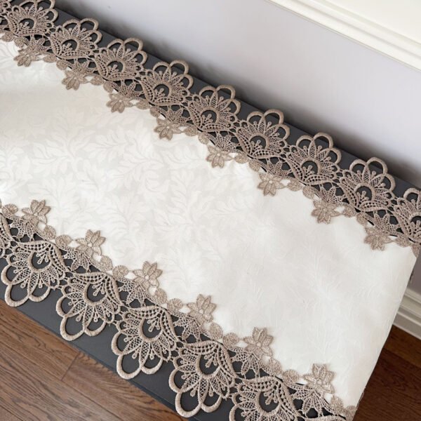 American Style Lace Fabric Table Runner