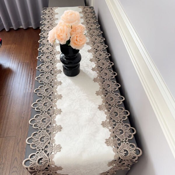 American Style Lace Fabric Table Runner